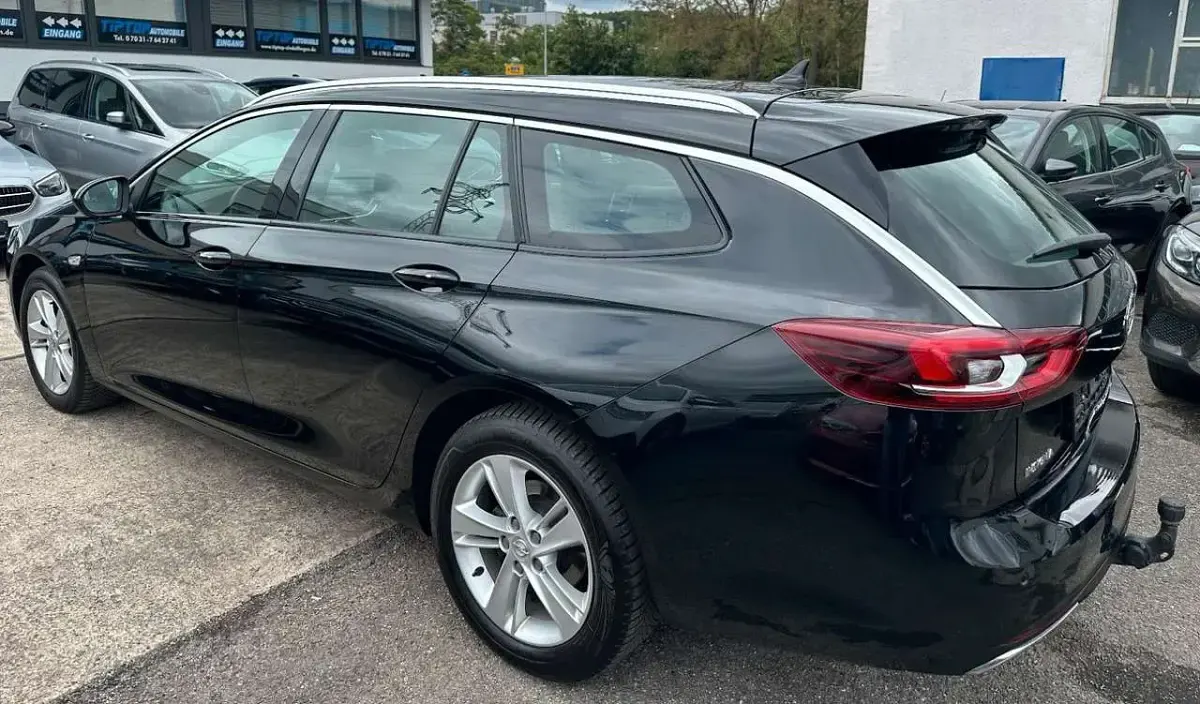 Gebraucht Opel Insignia Elegance 174 PS (127 kW) 2022 Schwarz Kombi