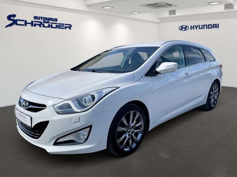Weiss Gebraucht 2015 Hyundai i40 Premium Kombi | 14.900 € (Teuer) - Bild 1/4