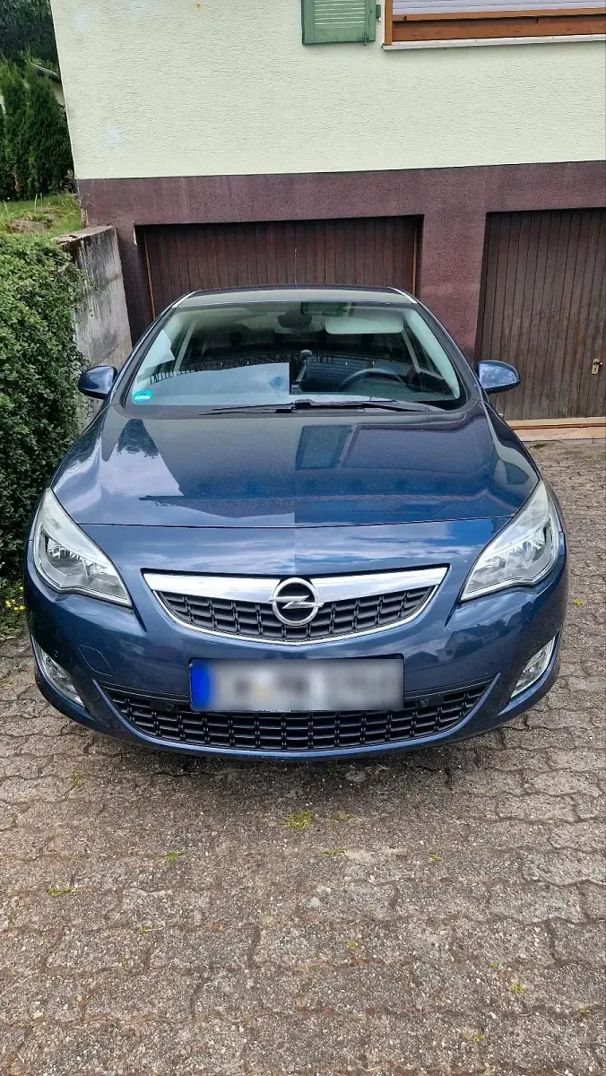 Gebraucht Opel Astra 115 PS (84 kW) 2010 Blau Kombi