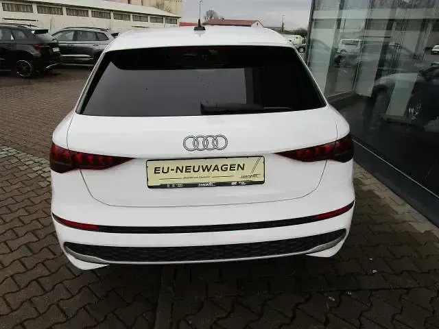 Gebraucht Audi A3 Sport 150 PS (110 kW) 2025 Weiß Limousine