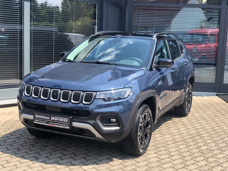 Gebraucht Jeep Compass Trailhawk 241 PS (177 kW) 2023 Blue shade/dach schwarz SUV