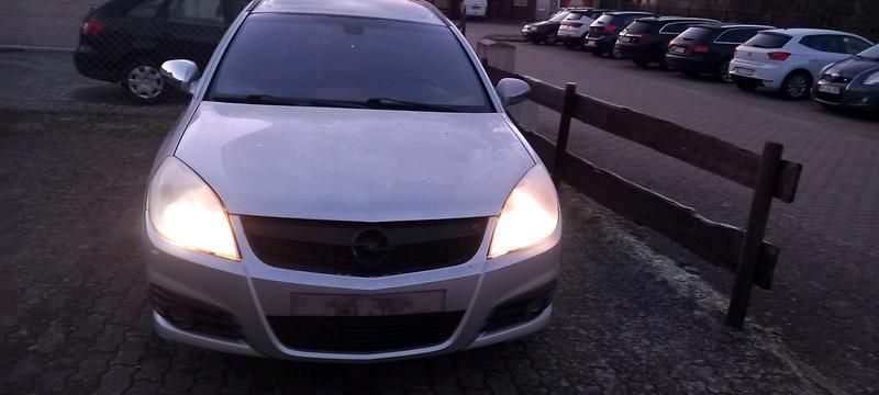Silber Gebraucht 2005 Opel Vectra OPC Kombi | 900 € (Guter Preis) - Bild 1/4
