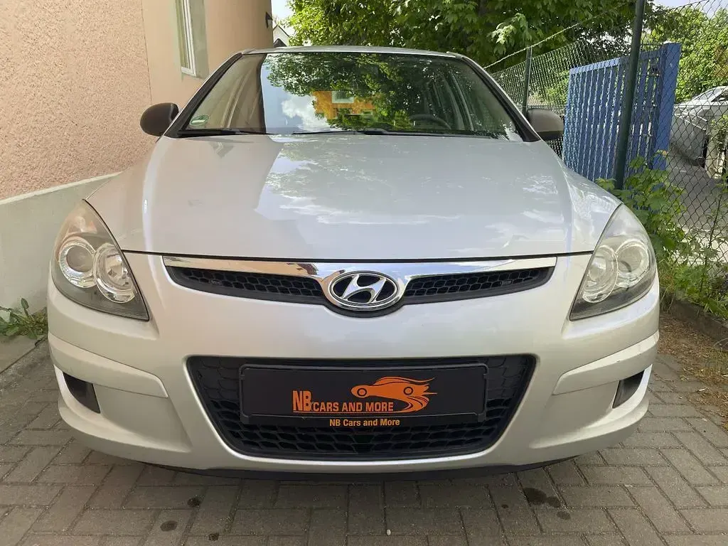 Gebraucht Hyundai i30 Edition+ 109 PS (80 kW) 2009 Silber Limousine
