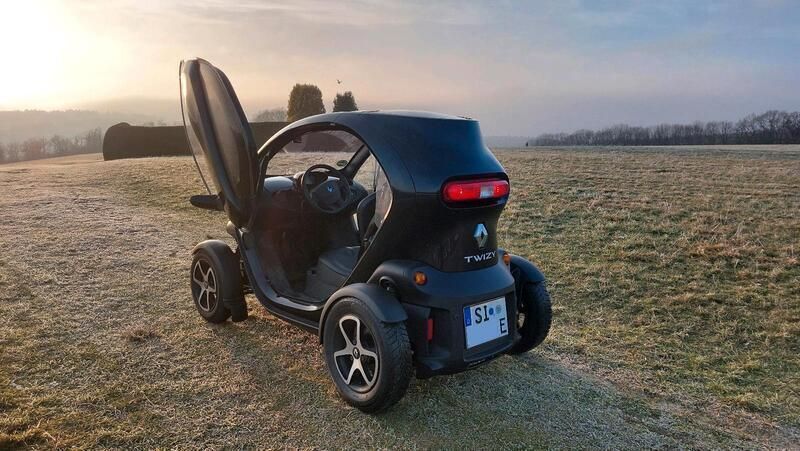 Schwarz Gebraucht 2016 Renault Twizy LE Kleinwagen | 5.678 € (Fairer Preis) - Bild 1/3