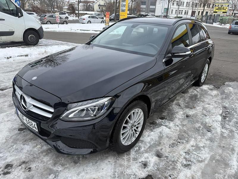 Gebraucht Mercedes C220 170 PS (125 kW) 2015 Schwarz Limousine