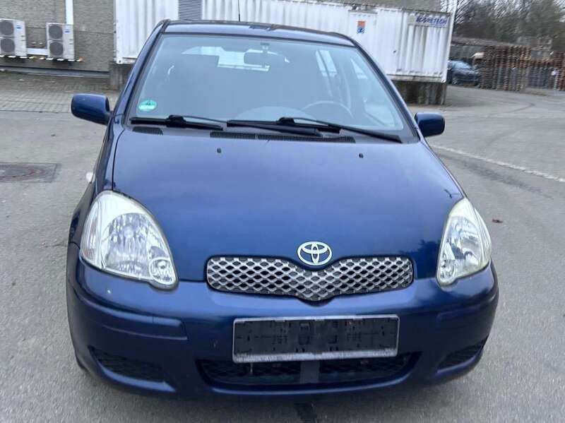 Kobaltblau mica metallic Gebraucht 2004 Toyota Yaris Sol Kleinwagen | 1.350 € (Guter Preis) - Bild 1/4