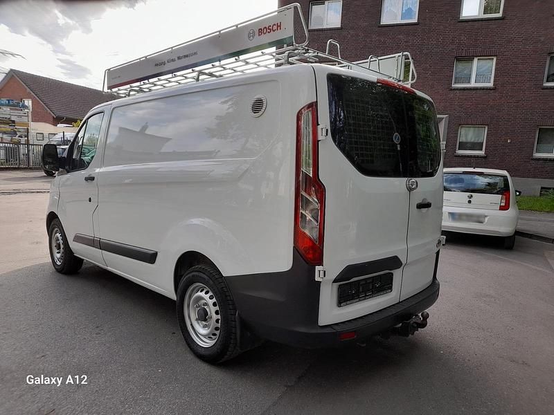Second-hand Ford Transit Custom 105 CP (77 kW) 2017 Alb Monovolum