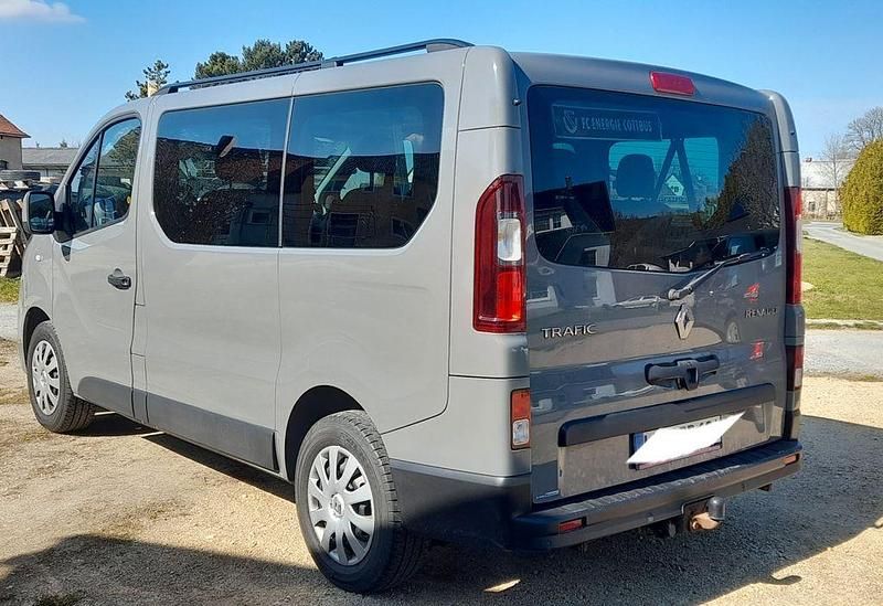 Gebraucht Renault Trafic Expression 121 PS (88 kW) 2019 Grau Van / Kleinbus