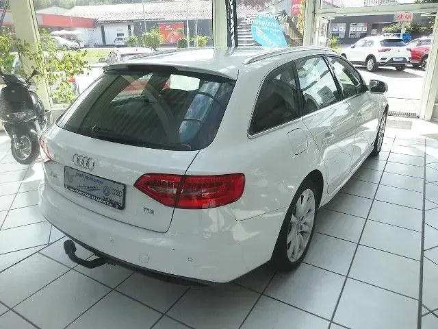 Używany Audi A4 Comfort 190 KM (139 kW) 2016 Biały Kombi
