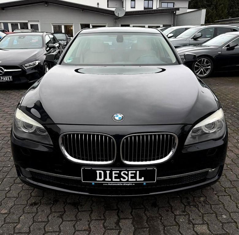 Gebraucht BMW 730 245 PS (180 kW) 2012 Schwarz Limousine