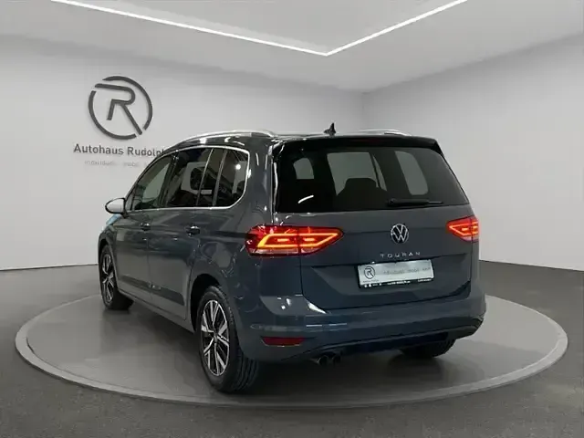 Gebraucht VW Touran Highline 150 PS (110 kW) 2022 Delfingrau metallic Van / Kleinbus