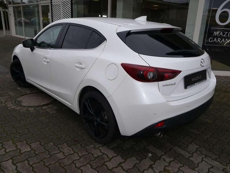 Gebraucht Mazda 3 Nakama 120 PS (88 kW) 2017 Satinweiß metallic 25d Limousine