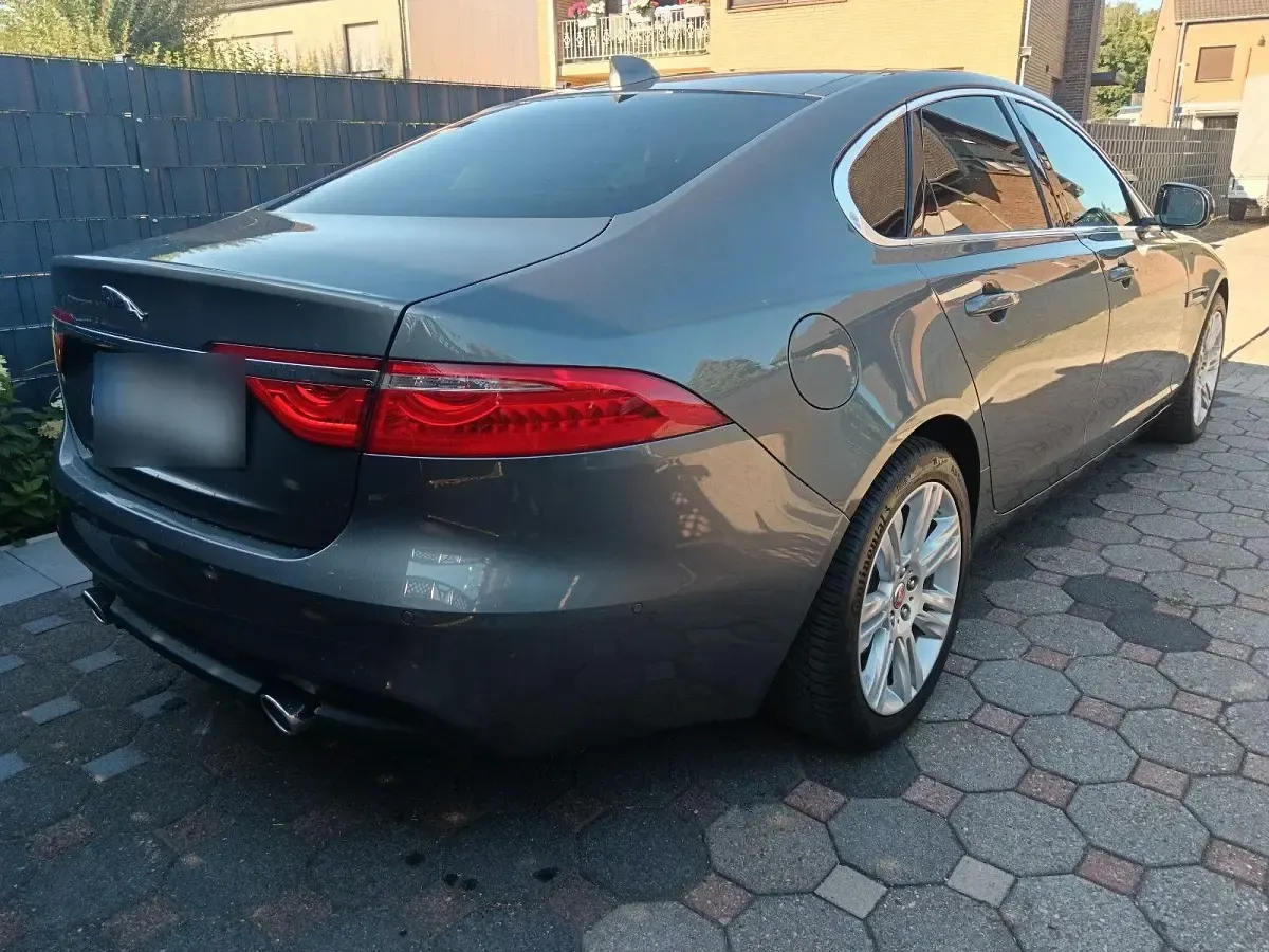 Gebraucht Jaguar XF Portfolio 300 PS (220 kW) 2016 Grau Limousine