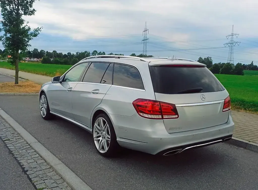Gebraucht Mercedes E350 AMG 252 PS (185 kW) 2013 Silber Limousine