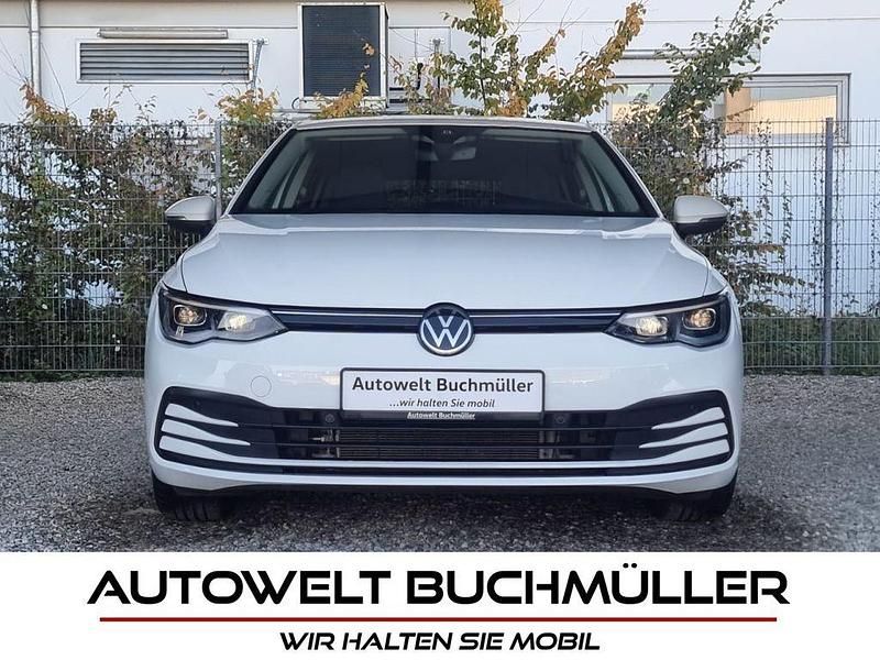 Weiß Gebraucht 2021 VW Golf VIII Limousine | 18.390 € (Guter Preis) - Bild 1/4