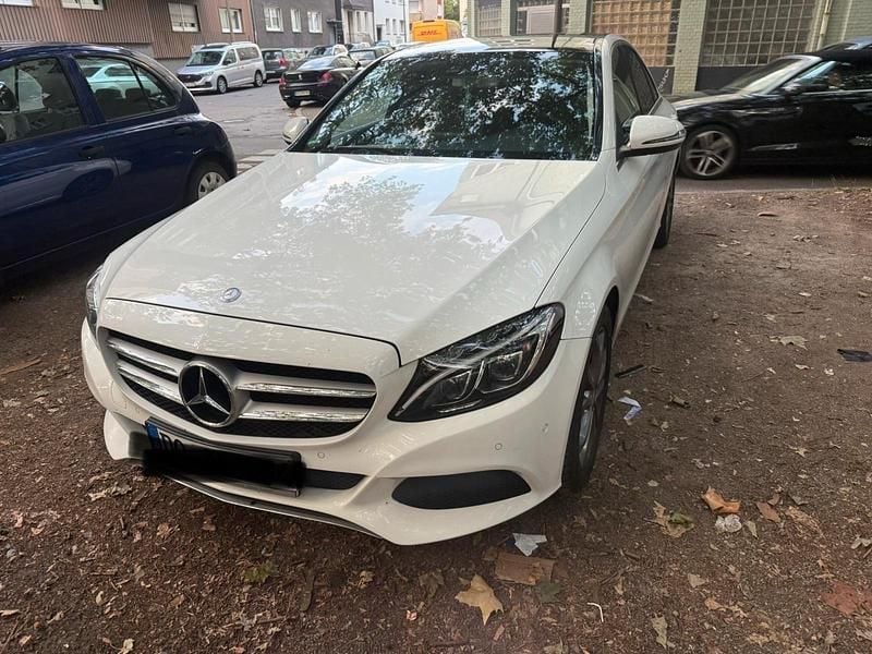 Weiß Gebraucht 2016 Mercedes C220 Limousine | 23.500 € (Etwas zu teuer) - Bild 1/4