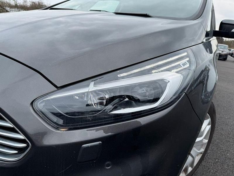 Gebraucht Ford S-MAX Titanium 160 PS (117 kW) 2017 Grau Van / Kleinbus