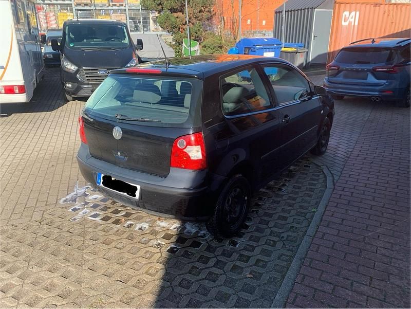 Gebraucht VW Polo 47 PS (34 kW) 2001 Schwarz Kleinwagen