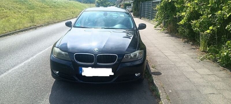 Schwarz Gebraucht 2010 BMW 316 Kombi | 8.400 € - Bild 1/4