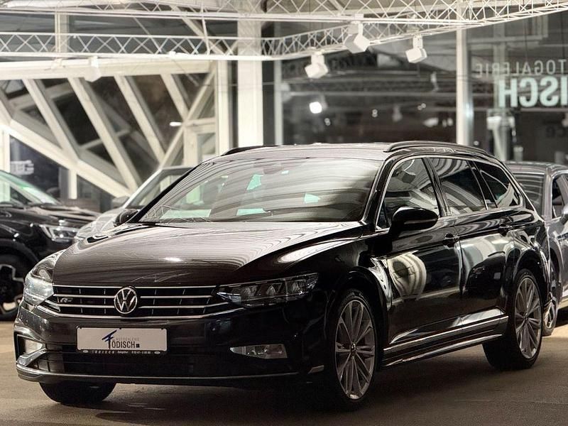 Schwarz Gebraucht 2021 VW Passat R-line Kombi | 20.860 € (Fairer Preis) - Bild 1/4