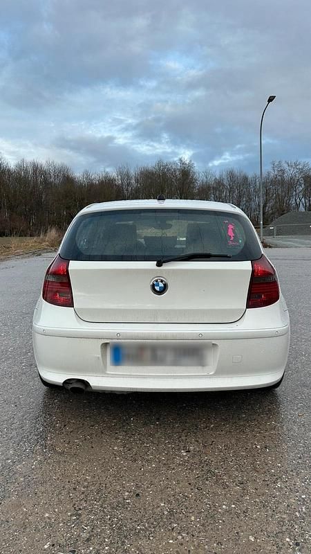Gebraucht BMW 116 122 PS (89 kW) 2009 Weiß Kleinwagen
