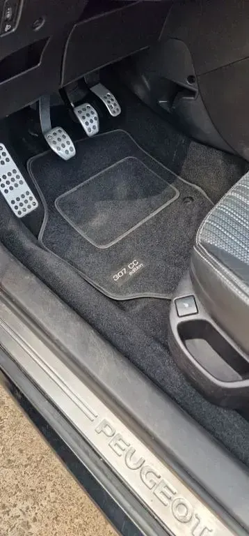 Gebraucht Peugeot 307 CC 140 PS (102 kW) 2008 Schwarz Cabrio