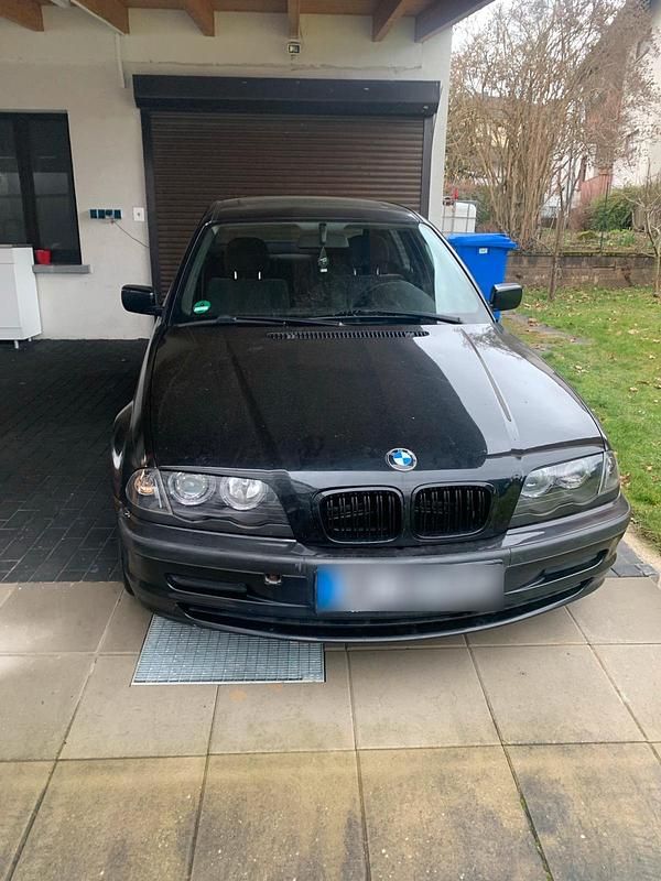 Gebraucht BMW 320 136 PS (100 kW) 2001 Schwarz Limousine