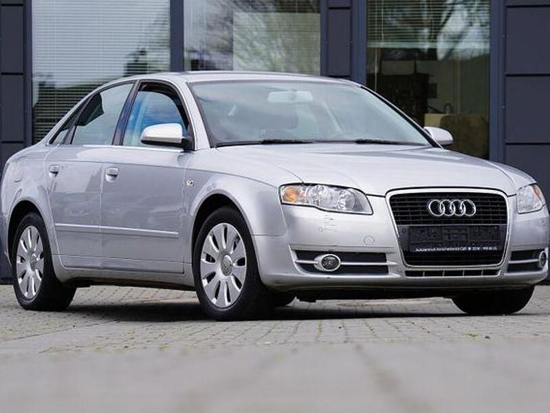 Gebraucht Audi A4 Comfort 131 PS (96 kW) 2006 Silbersee/lichtsilber Limousine