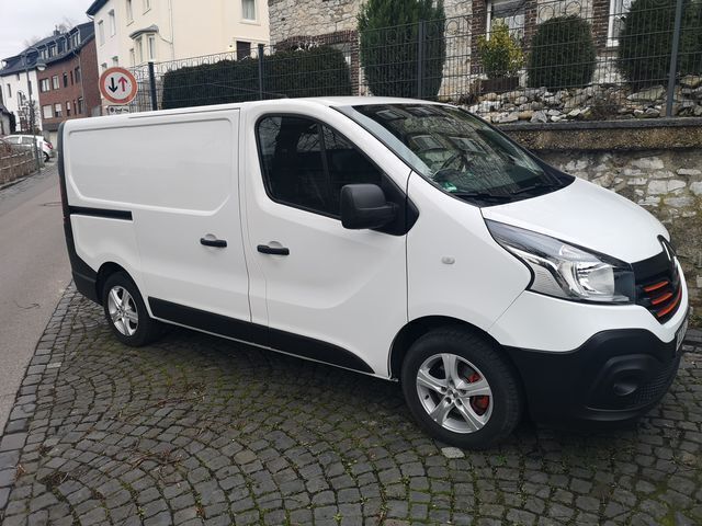 Gebraucht Renault Trafic 163 PS (119 kW) 2016 Weiß Van / Kleinbus