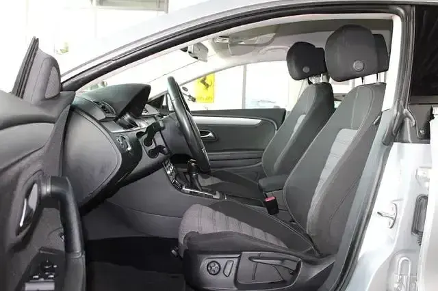 Second-hand VW CC 160 CP (117 kW) 2014 Argintiu Berlinǎ