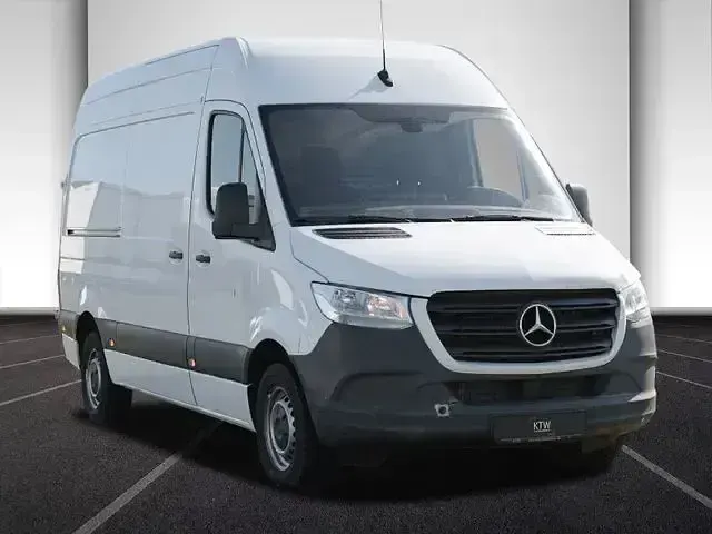 Używany Mercedes Sprinter 170 KM (125 kW) 2022 Biały Van