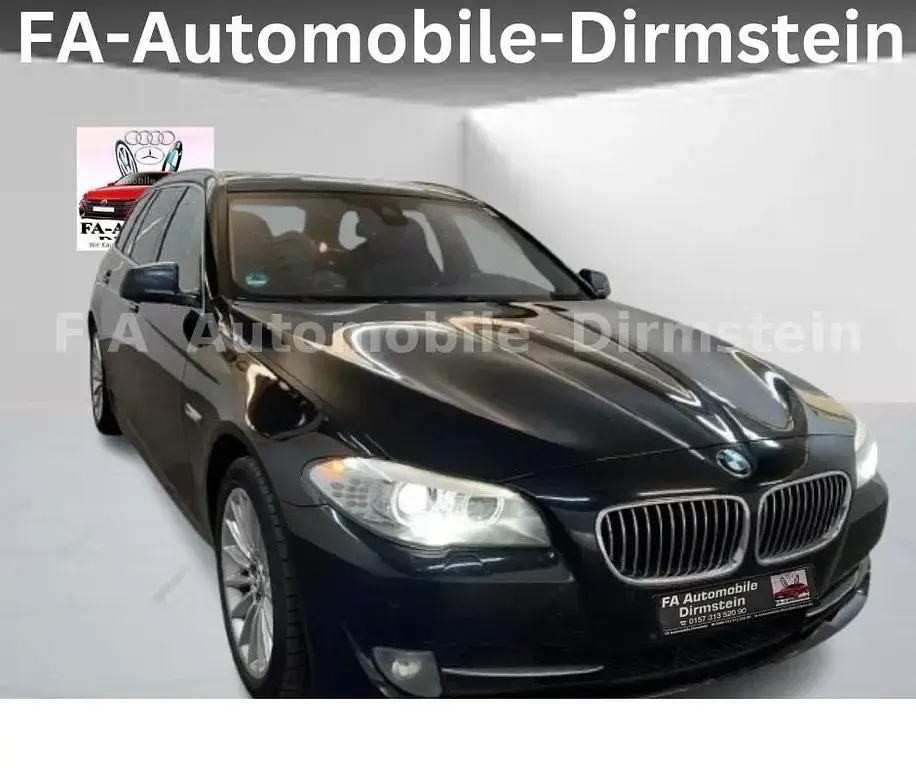 Gebraucht BMW 530 Sport Line 258 PS (189 kW) 2013 Saphirschwarz Kombi