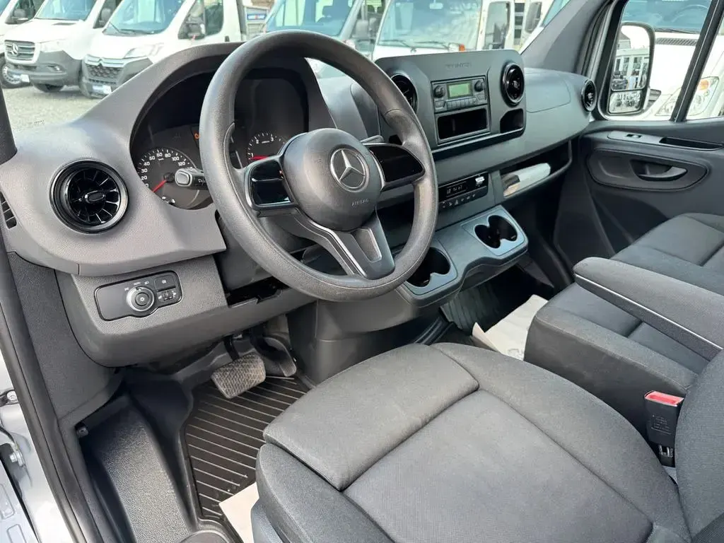 Gebraucht Mercedes Sprinter 163 PS (119 kW) 2019 Silber Van