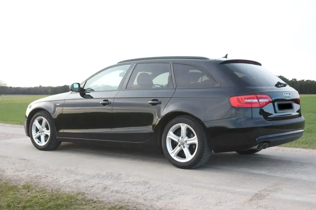 Gebraucht Audi A4 S-Line 177 PS (130 kW) 2014 Schwarz Kombi