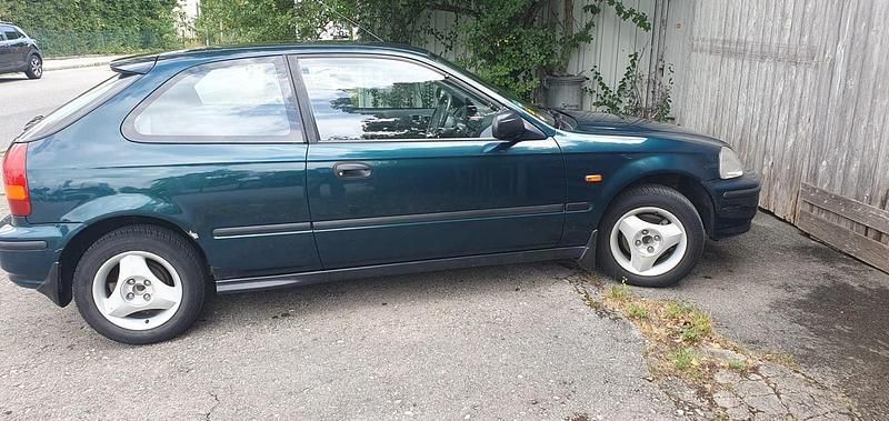 Andere farben Gebraucht 1996 Honda Civic Limousine | 2.790 € (Fairer Preis) - Bild 1/4