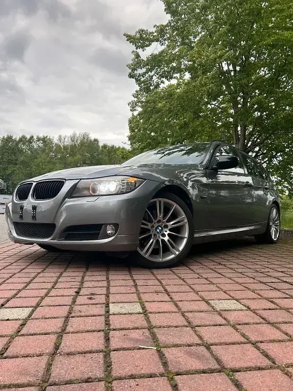 Gebraucht BMW 318 Performance 143 PS (105 kW) 2012 Grau Kombi
