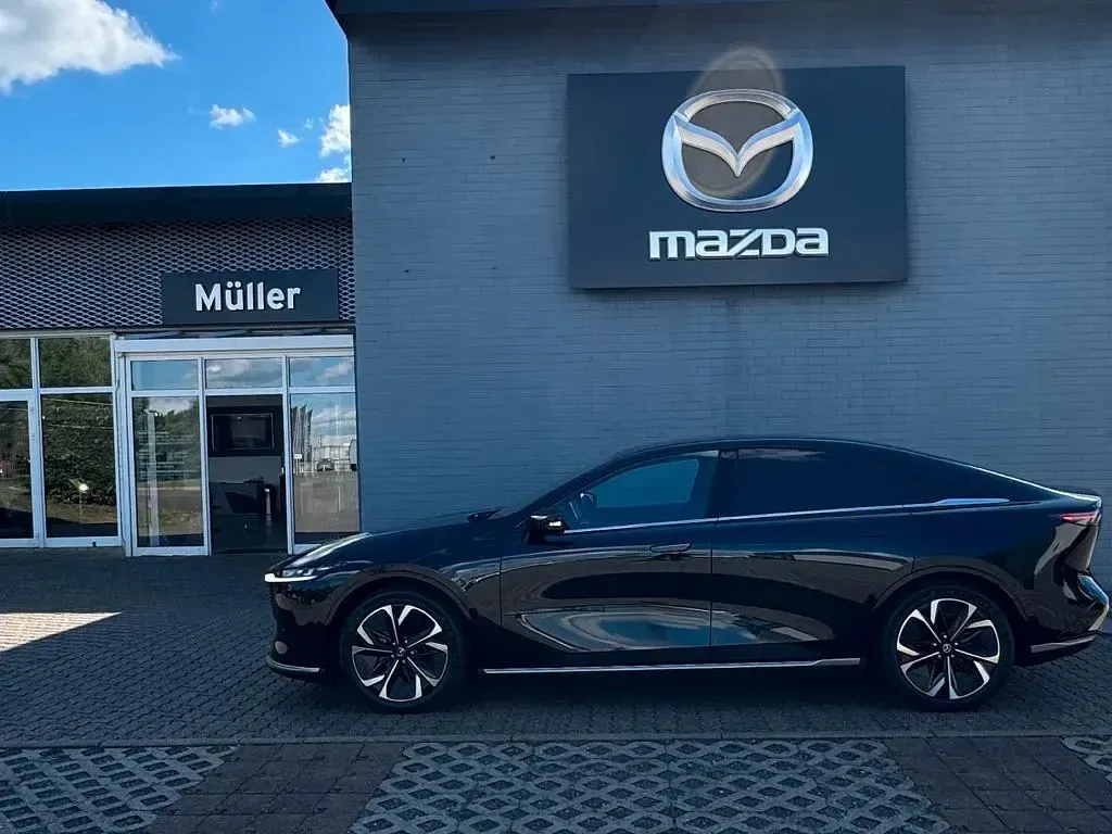 Neu Mazda 6e Takumi-Line 189 kW (258 PS) 2026 Schwarz Limousine
