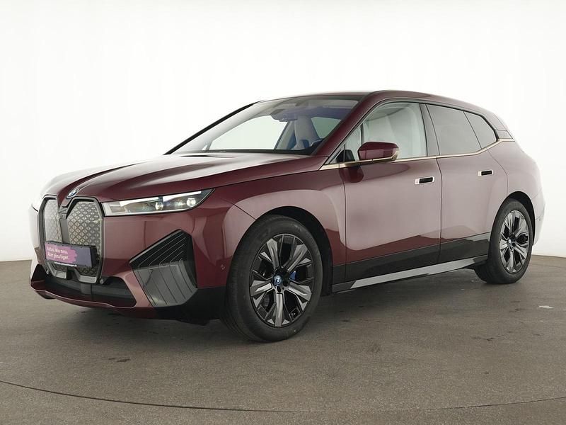Aventurinrot iii Gebraucht 2023 BMW iX Sport Line SUV | 48.229 € (Fairer Preis) - Bild 1/4