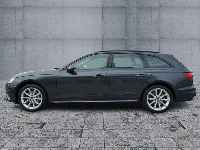 Second-hand Audi A4 Advanced 204 CP (150 kW) 2023 Gri Break
