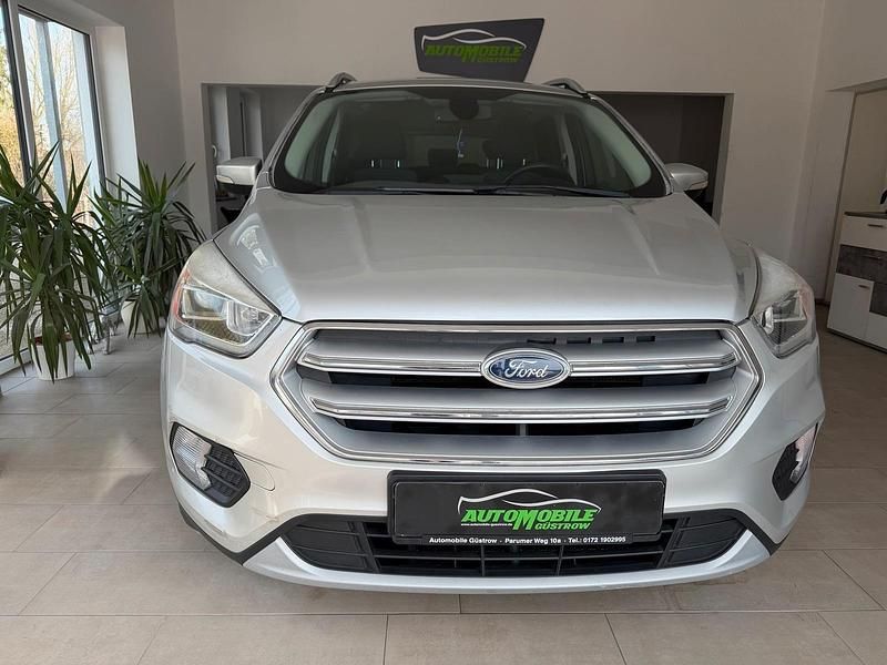 Gebraucht Ford Kuga 120 PS (88 kW) 2017 Grau SUV