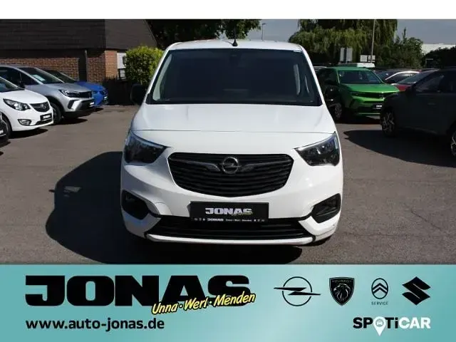 Gebraucht Opel Combo Edition 131 PS (96 kW) 2021 Weiss Van / Kleinbus