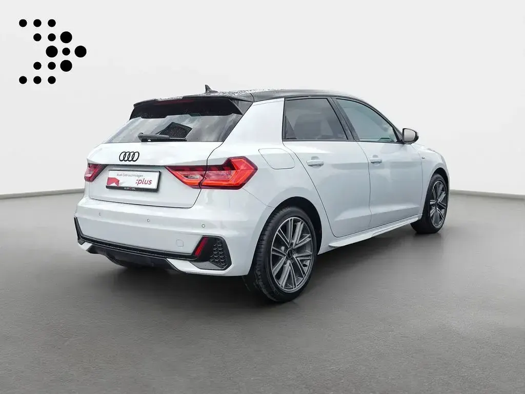 Gebraucht Audi A1 Sportback S-Line 95 PS (69 kW) 2023 Gletscherweiß metallic Kleinwagen