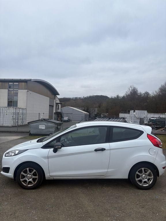 Gebraucht Ford Fiesta Trend 60 PS (44 kW) 2014 Grau Kleinwagen