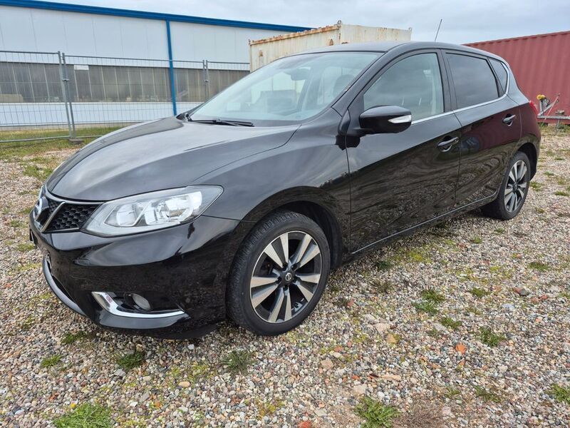 Schwarz Gebraucht 2015 Nissan Pulsar Tekna Limousine | 4.590 € (Fairer Preis) - Bild 1/4