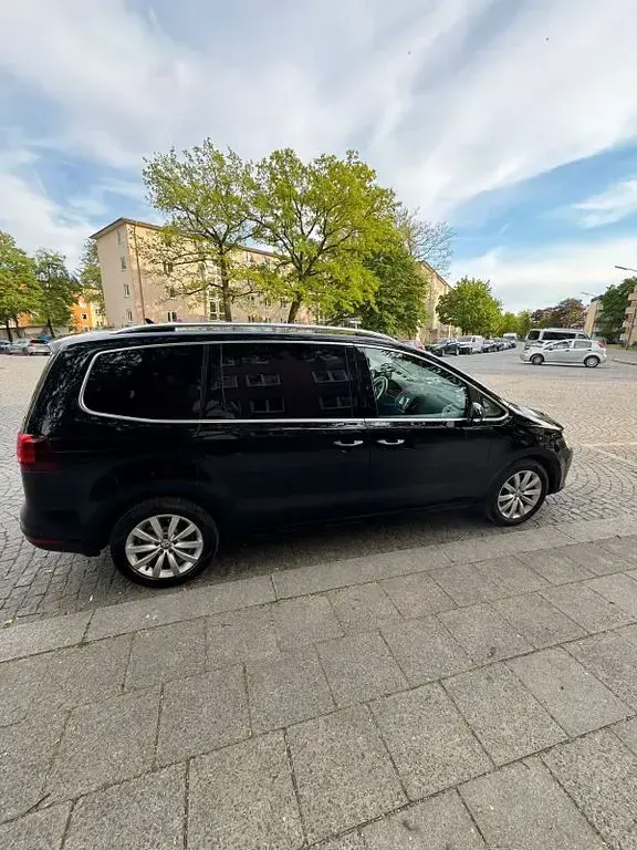 Gebraucht VW Sharan Trendline 150 PS (110 kW) 2017 Schwarz Van / Kleinbus