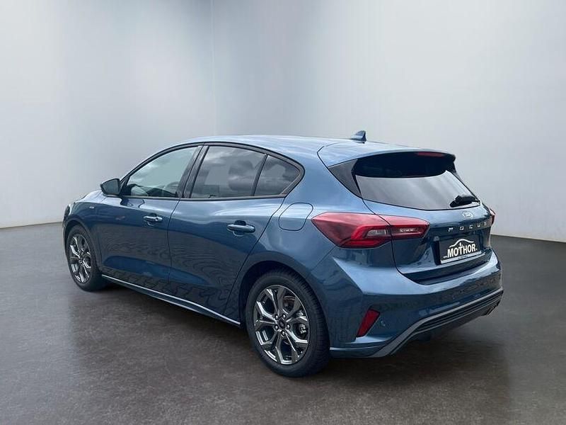 Gebraucht Ford Focus ST-Line X 155 PS (114 kW) 2025 Chromeblau Limousine