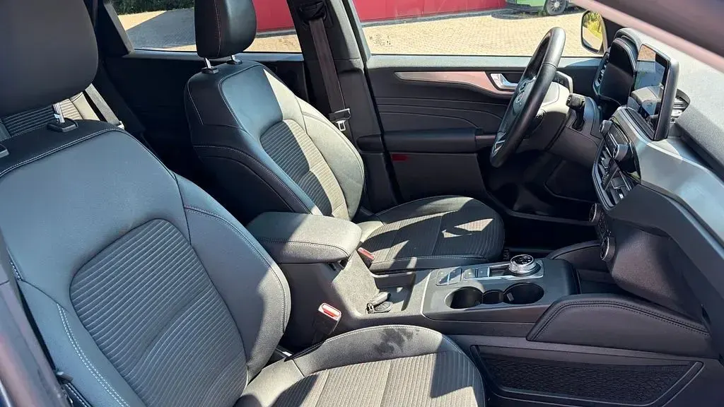 Gebraucht Ford Kuga Titanium 120 PS (88 kW) 2022 Blau SUV