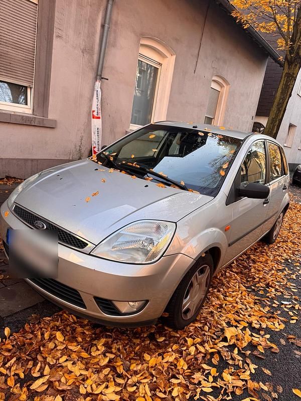 Silber Gebraucht 2003 Ford Fiesta Limousine | 1.000 € (Fairer Preis) - Bild 1/4
