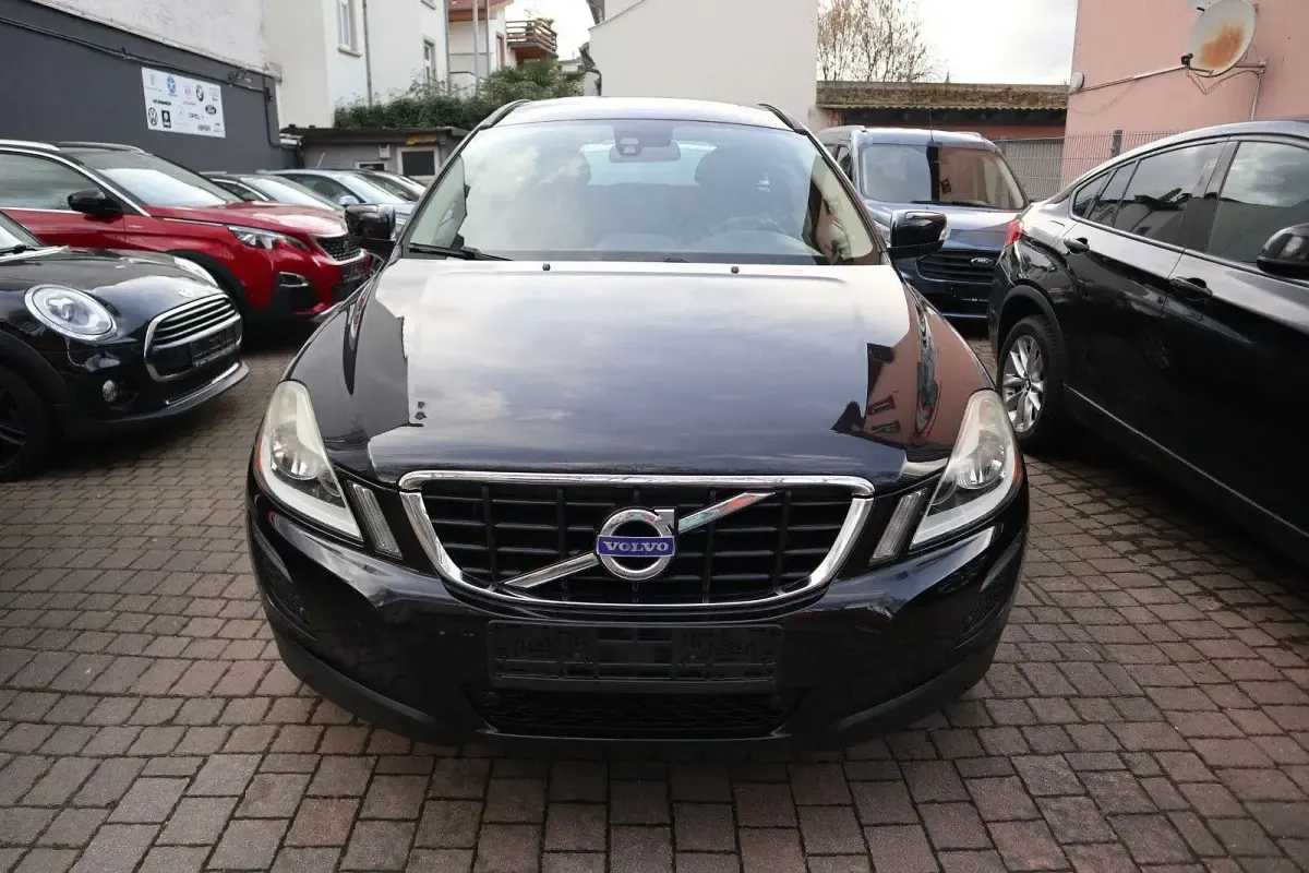 Gebraucht Volvo XC60 Momentum 163 PS (119 kW) 2010 Schwarz SUV