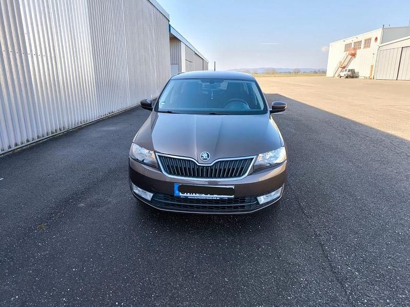 Gebraucht Skoda Rapid Style 116 PS (85 kW) 2015 Braun Kleinwagen